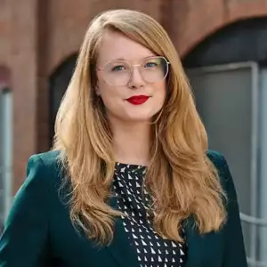 Picture of Nadine Oliver